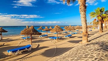 Una playa cerca