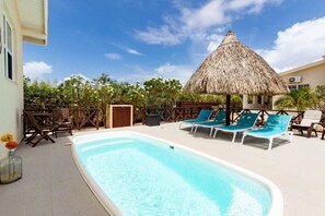 Outdoor pool - Tropical Luxury with Private Pool & Recreational Opportunities! (Willemstad)