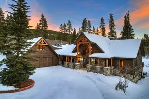 Exterior - NEW Aspen Glade Chalet, Luxury Estate on Acre+, minutes to Breck Slopes. (Breckenridge)