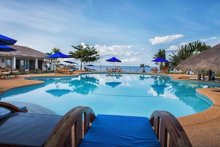 Outdoor pool. Salamangka Resort
