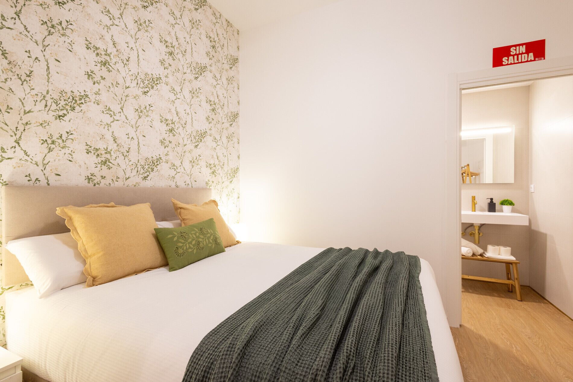 1 chambre, fer et planche à repasser, Wi-Fi gratuit, draps fournis