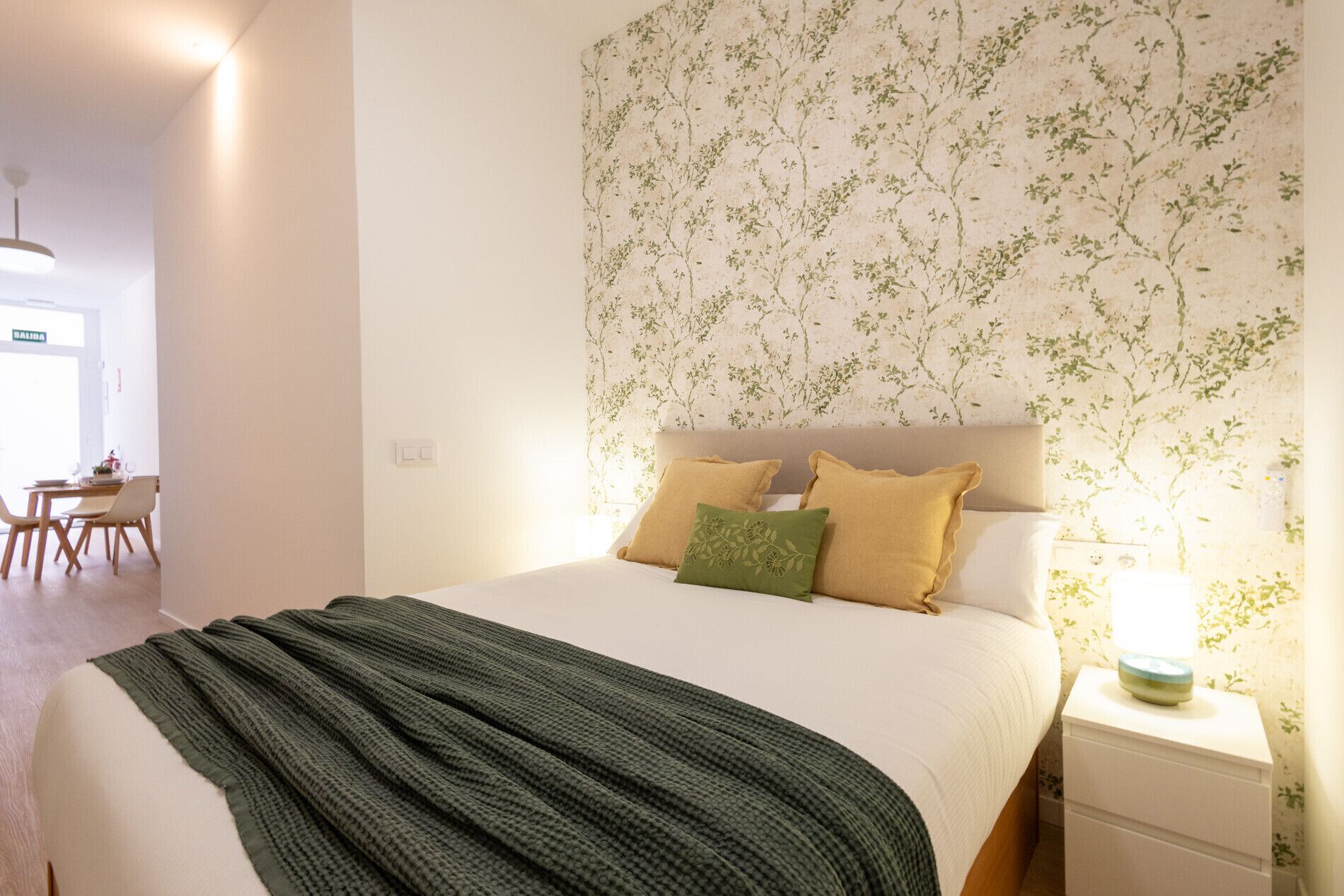 1 dormitorio, tabla de planchar con plancha, wifi gratis y ropa de cama