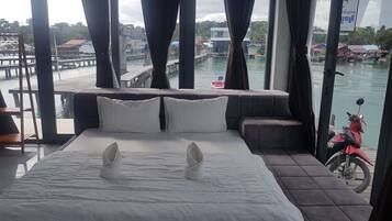 Deluxe Double Room, Balcony, Sea View | Desk, free WiFi