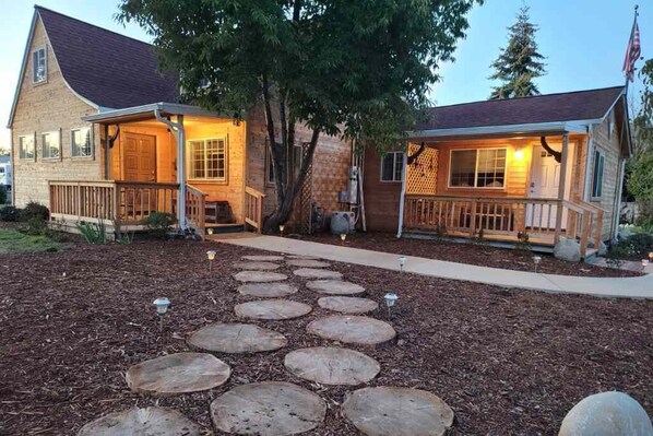 Exterior - Remodelled 1935 Prairie House, Sleeps 15, 4 Private Units + Baths, 1 ac in Town (Yelm)