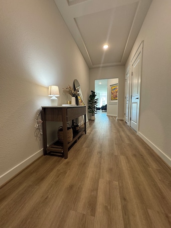 Interior. Quiet spacious 5-bedroom house with huge fenced yard near COTA, Tesla, Airport