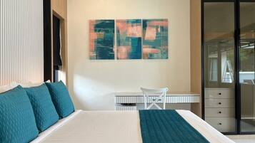 Deluxe Villa, Mountain View | 2 bedrooms, premium bedding, in-room safe, blackout curtains