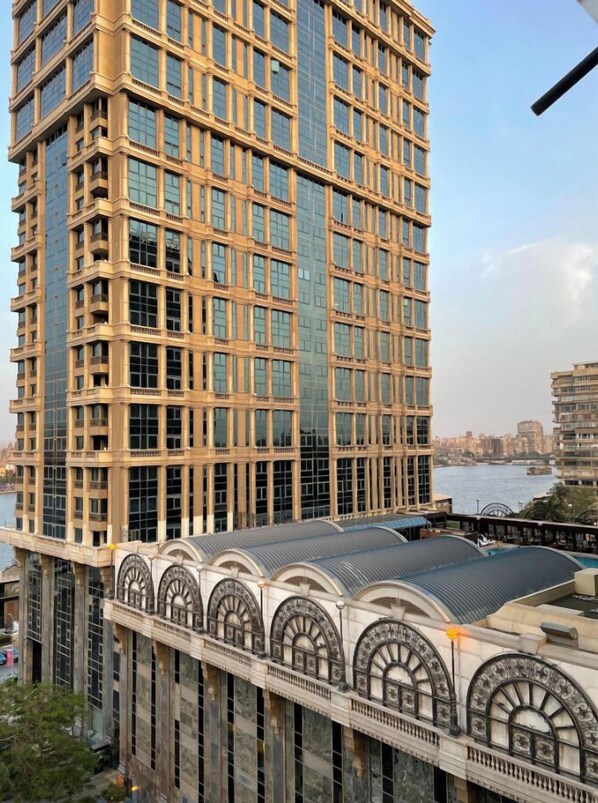 Exterior - Charming 3-bedroom apartment with Nile view, AC and WiFi in Giza Governorate (Giza Governorate)