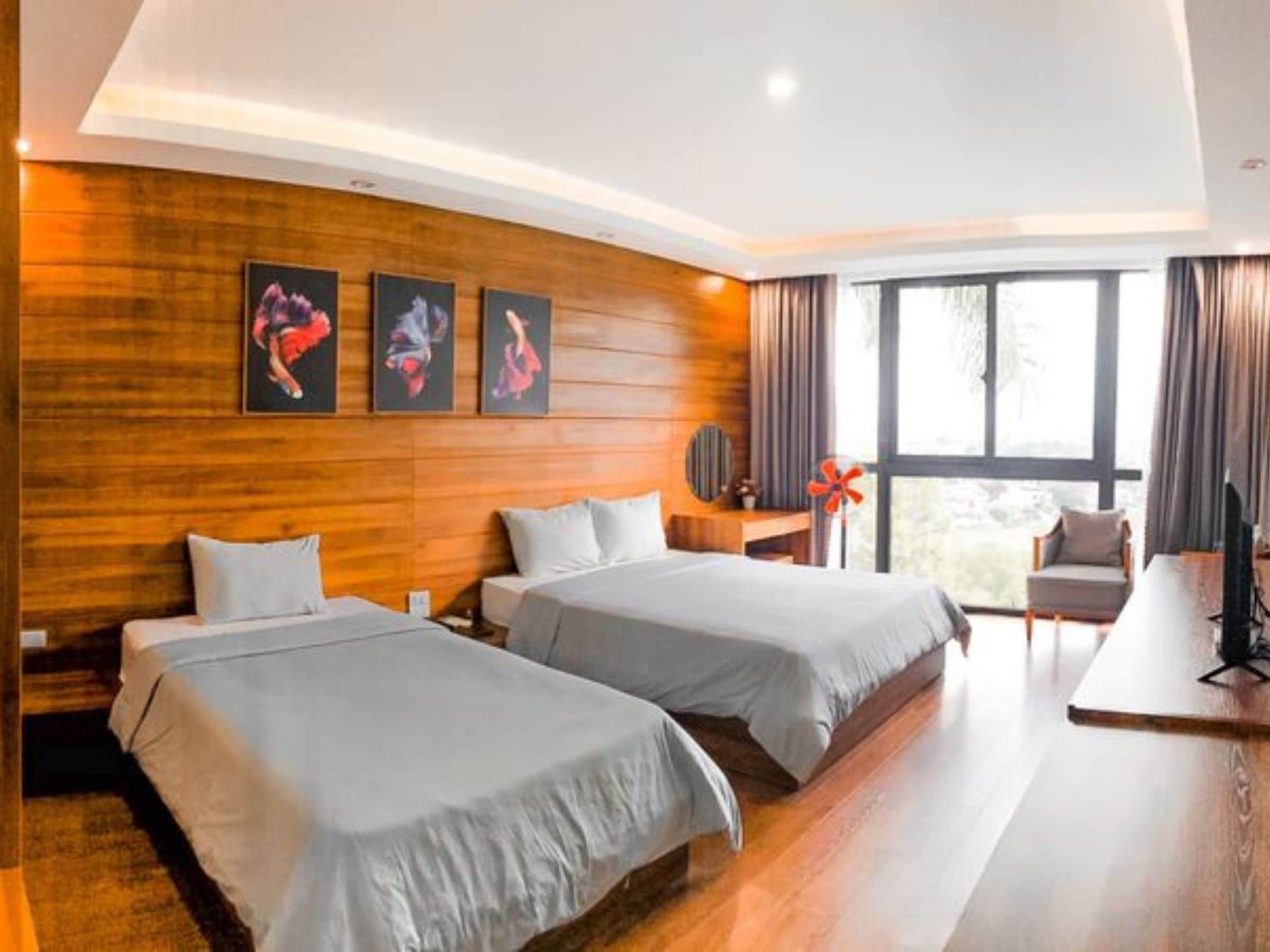 Family Room, Garden View | Minibar, desk, blackout drapes, free WiFi