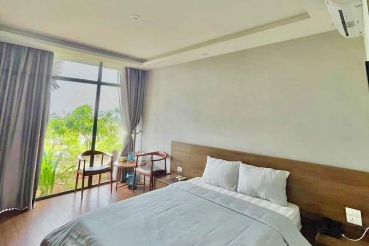 Luxury Villa, Garden View | 1 bedroom, minibar, desk, blackout drapes