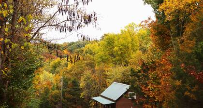 Granna's Place: Rustic Charm & Comfort for Large Groups