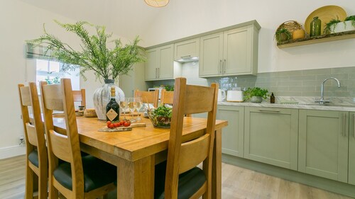 Ty Cadwgan -  a cosy fire that sleeps 4 guests  in 2 bedrooms