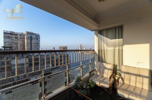 Property grounds - Charming 3-bedroom duplex with Nile view ,AC and WiFi in fabulous Giza (sheikh zayed)