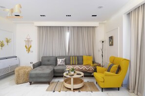 Living area - Charming 3-bedroom duplex with Nile view ,AC and WiFi in fabulous Giza (sheikh zayed)