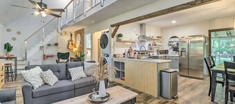 Cozy 3-bedroom cabin in enchanting Long Pond with Hottub, WiFi