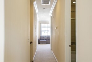 Interior - Cozy 3-bedroom townhome in charming Arcadia/Pasadena with AC, WiFi (Arcadia)