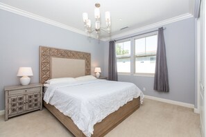 3 bedrooms, in-room safe, desk, iron/ironing board - Cozy 3-bedroom townhome in charming Arcadia/Pasadena with AC, WiFi (Arcadia)