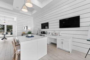 Fridge, microwave, oven, stovetop - Sleek Escape: Modern 3 BR Jacksonville Condo (Jacksonville)