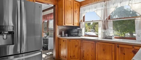 Refrigerador, microondas, horno y lavavajillas