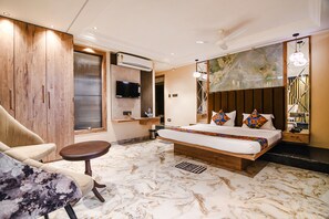 Egyptian cotton sheets, premium bedding, in-room safe, soundproofing - Fabhotel Prime Krishna Regency (Krishnanagar)