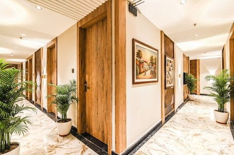 Lobby. Fabhotel Prime Krishna Regency