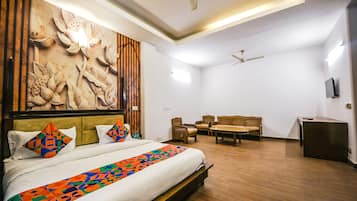 Egyptian cotton sheets, premium bedding, in-room safe