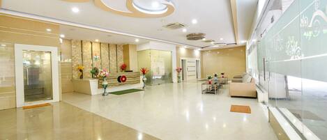 Coin salon dans le hall