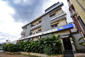 Exterior - Fabhotel Seven Seas (Pune)