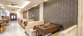 Fabhotel Seven Seas