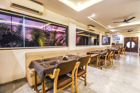 Restaurant - Fabhotel Seven Seas (Pune)
