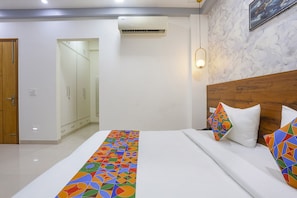 Egyptian cotton sheets, premium bedding, in-room safe, bed sheets
