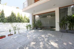 Exterior - Fabhotel New Journey Hospitality (Gurugram)