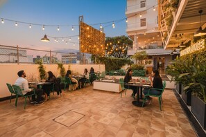 Restaurant - Fabhotel Prime The Waves (Anekal)