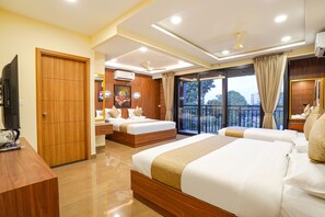 Egyptian cotton sheets, premium bedding, in-room safe, soundproofing - Oriva Freshco (Anekal)