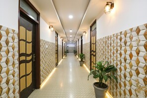 Lobby - Fabhotel Black Stone Palace (Ghaziabad)