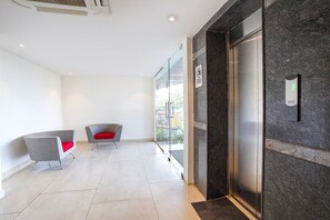 Lobby sitting area - Fabhotel Prime Trubell (Anekal)