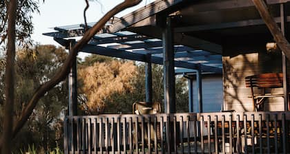 Coastal-View | Penneshaw Bush Retreat | 3BR