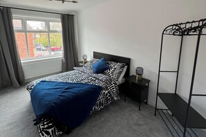 5 dormitorios, tabla de planchar con plancha, wifi y ropa de cama