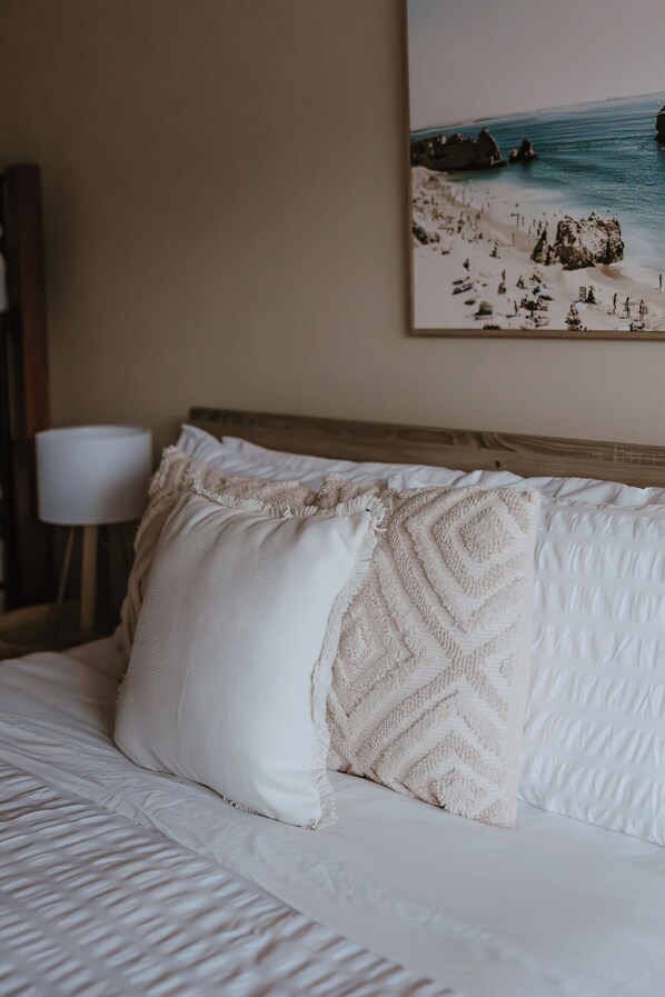 4 bedrooms, iron/ironing board