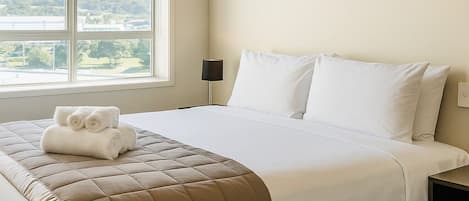 Standard Studio | Desk, iron/ironing board, free WiFi