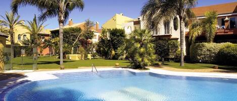Indoor pool, outdoor pool