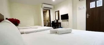 Chariton Hotel Skudai Kiri