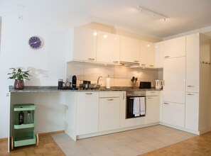 Fridge, oven, dishwasher, coffee/tea maker