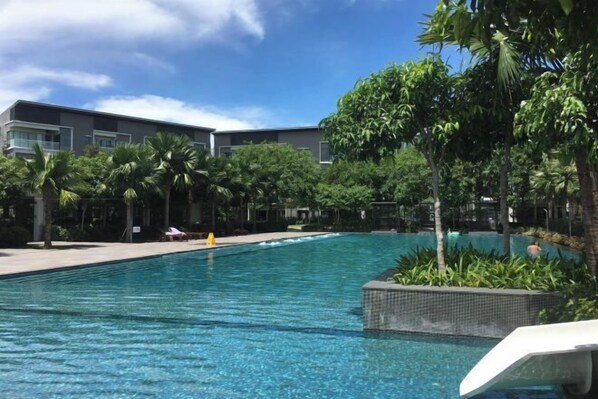 Outdoor pool - Paradise Suite at the Loft, Imago (Kota Kinabalu)