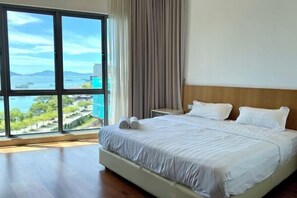 Bàn ủi/dụng cụ ủi quần áo 