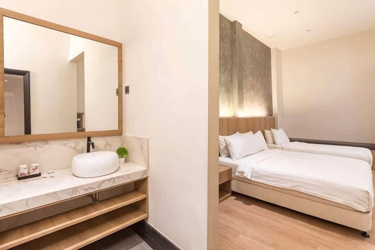 Bathroom | Free toiletries