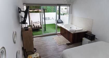 Private room with jacuzzi and terrace in roof garden