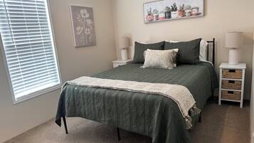 2 habitaciones, cuna de viaje, wifi gratis y ropa de cama