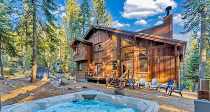 Mountain-Top Chalet Near Skiing with Hot Tub
