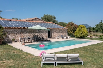 Kuva kohteesta: Mas de l'Avit – Vacation villa near Montpellier with pool, view and enclosed garden