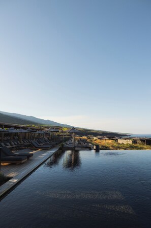 Outdoor pool - WOOD HOTEL & SPA (Trois-Bassins)